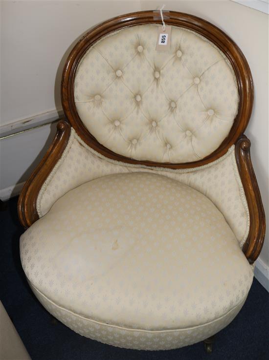 A Victorian beech buttonback nursing chair
